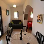 Giardino Apartment *