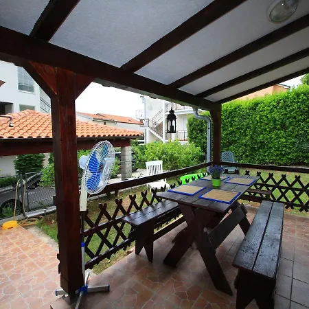 Giardino Apartment